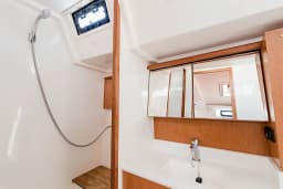 Bavaria C45 in Mykonos / Tourlos Marina thumbnail 21