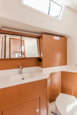 Bavaria C45 in Mykonos / Tourlos Marina thumbnail 23