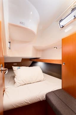Bavaria Cruiser 37 in Krk / Punat / Marina Punat thumbnail 16