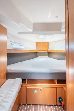 Bavaria 41 Cruiser in Rhodes New Marina thumbnail 18