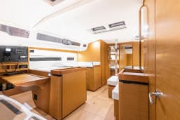 Sun Odyssey 440 in Lavrion Main Port thumbnail 19