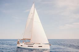 Sun Odyssey 440 in Lavrion Main Port thumbnail 6