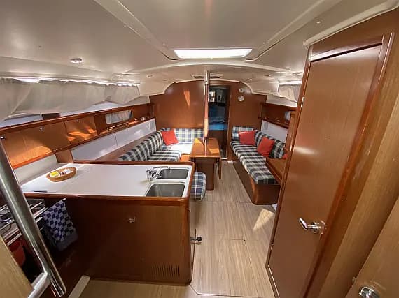 Oceanis 37 in Fethiye / Ece Marina - Photo 3