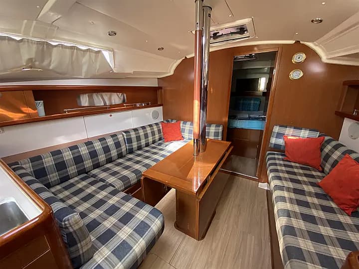 Oceanis 37 in Fethiye / Ece Marina - Photo 4