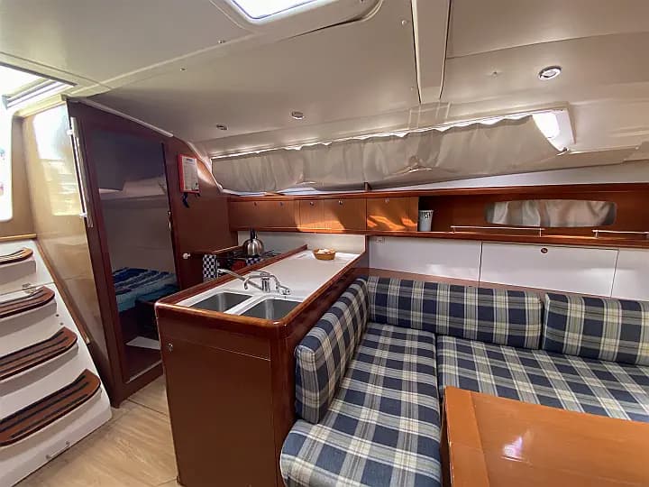 Oceanis 37 in Fethiye / Ece Marina - Photo 5