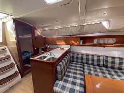 Oceanis 37 in Fethiye / Ece Marina thumbnail 4