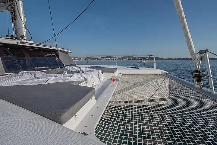 Astréa 42 in Lavrion / Olympic Marina - Photo 4