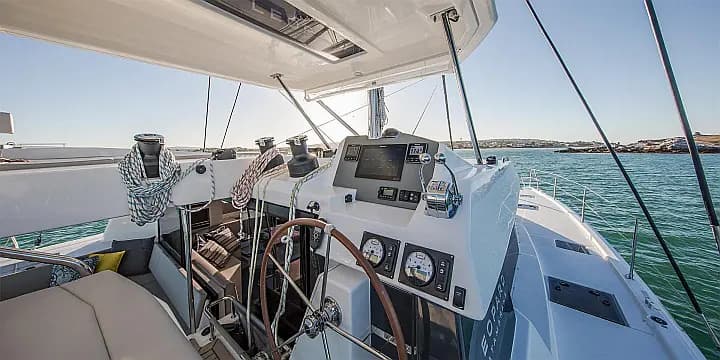 Leopard 50 in Piraeus / Marina Zeas - Photo 5