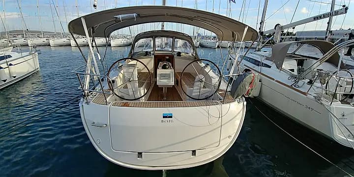 Bavaria Cruiser 37 in Sukošan / D-Marin Dalmacija Marina - Photo 5