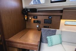 Oceanis 40.1 in Lefkada / D-Marin Marina Lefkas thumbnail 12