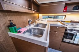 Oceanis 40.1 in Lefkada / D-Marin Marina Lefkas thumbnail 17