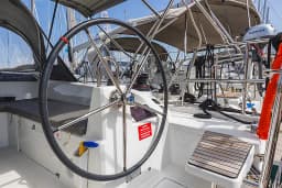 Oceanis 40.1 in Lefkada / D-Marin Marina Lefkas thumbnail 5