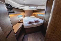 Oceanis 40.1 in Lefkada / D-Marin Marina Lefkas thumbnail 6
