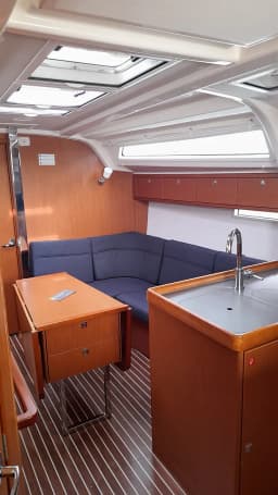 Bavaria 37 Cruiser in Rhodes / Mandraki Port thumbnail 12