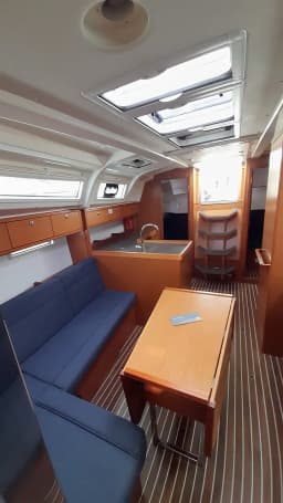 Bavaria 37 Cruiser in Rhodes / Mandraki Port thumbnail 15