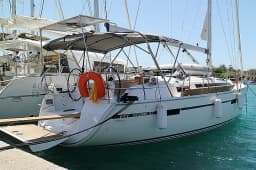 Bavaria 37 Cruiser in Rhodes / Mandraki Port thumbnail 19