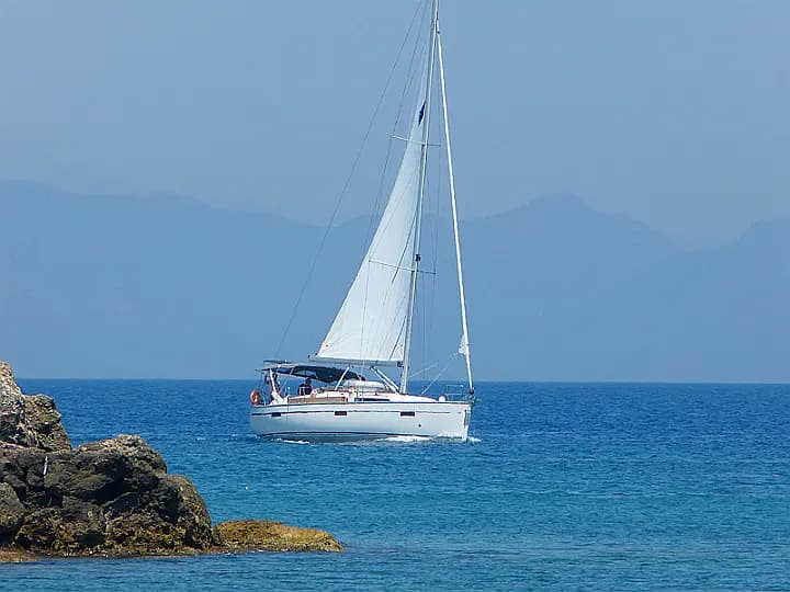 Bavaria 37 Cruiser in Rhodes / Mandraki Port - Photo 5