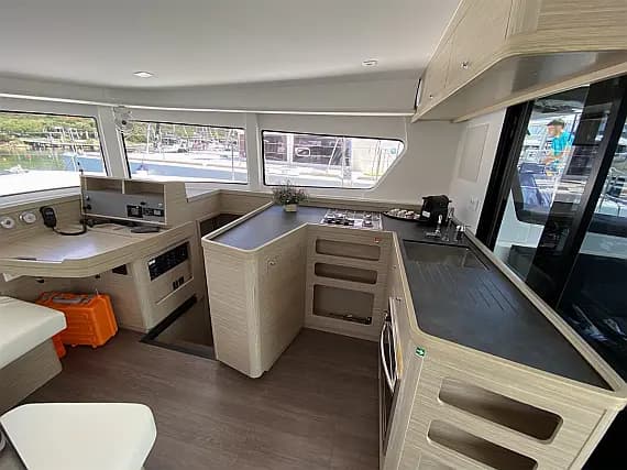 Lagoon 42 in Sicily / Furnari / Marina Portorosa - Photo 3