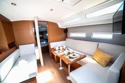 Sun Odyssey 410 in Corfu / Gouvia / D-Marin Marina Gouvia thumbnail 24