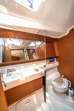 Sun Odyssey 410 in Corfu / Gouvia / D-Marin Marina Gouvia thumbnail 33