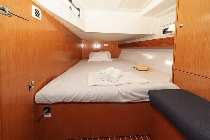 Bavaria Cruiser 45 in Volos / Port of Volos - Photo 4