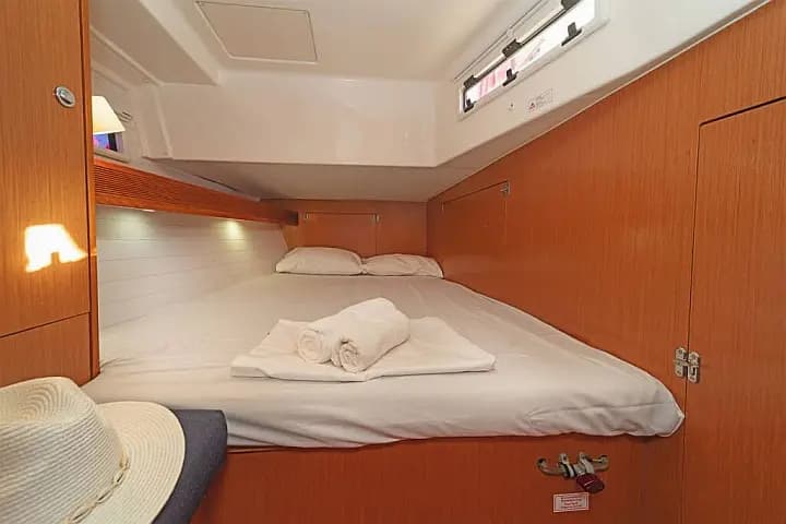 Bavaria Cruiser 45 in Volos / Port of Volos - Photo 5