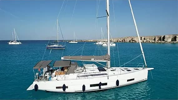 Dufour 470 in Sicily / Palermo / La Cala (Porto Palermo) - image 1