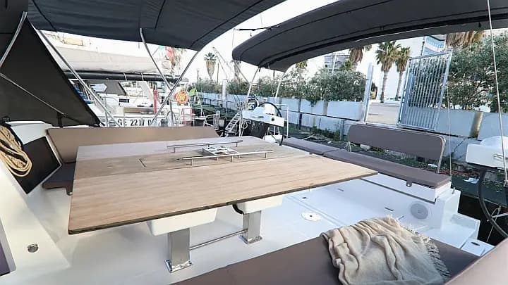 Dufour 470 in Sicily / Palermo / La Cala (Porto Palermo) - Photo 5