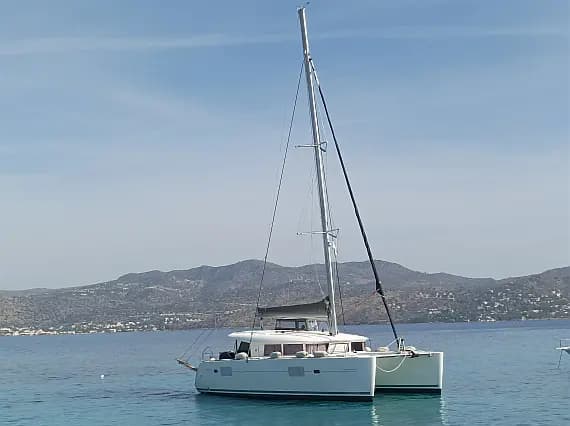 Lagoon 400 in Nea Peramos - Attica / Nea Peramos - Photo 1
