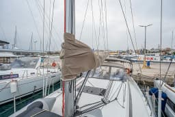 Sun Odyssey 410 in Lavrion Main Port thumbnail 10