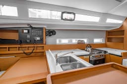Sun Odyssey 410 in Lavrion Main Port thumbnail 11