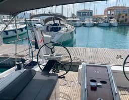 Dufour 390 in Lefkada / D-Marin Marina Lefkas thumbnail 6
