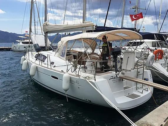 Oceanis 40 in Marmaris Yacht Marina - Photo 1