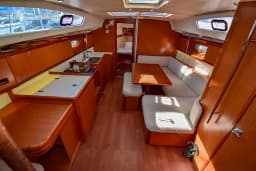 Oceanis 40 in Marmaris Yacht Marina thumbnail 10