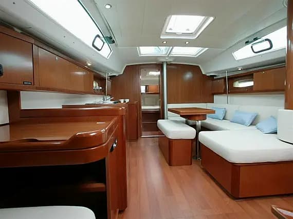 Oceanis 40 in Marmaris Yacht Marina - Photo 3