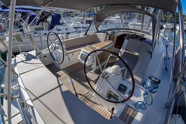Oceanis 40 in Marmaris Yacht Marina - Photo 4