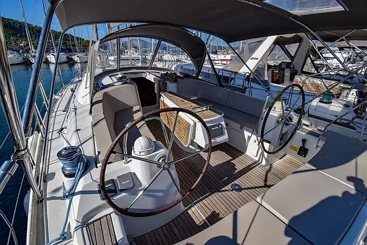 Oceanis 40 in Marmaris Yacht Marina - Photo 5