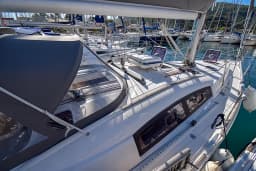 Oceanis 40 in Marmaris Yacht Marina thumbnail 7