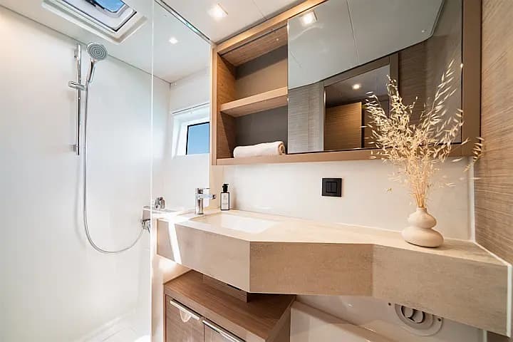 Lagoon 46 in Skiathos - Photo 5