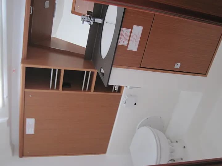 Bavaria Cruiser 41 in Sicily / Capo d'Orlando Marina - Photo 5