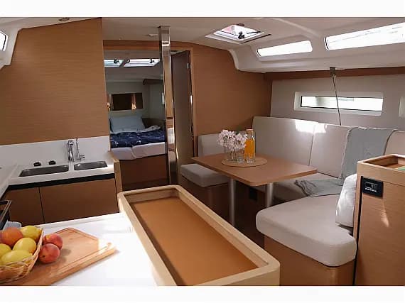 Sun Odyssey 440 in Sukošan / D-Marin Dalmacija Marina - Photo 4