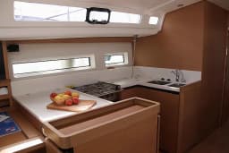 Sun Odyssey 440 in Sukošan / D-Marin Dalmacija Marina thumbnail 5