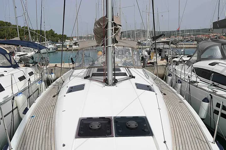 Sun Odyssey 440 in Sukošan / D-Marin Dalmacija Marina - Photo 1