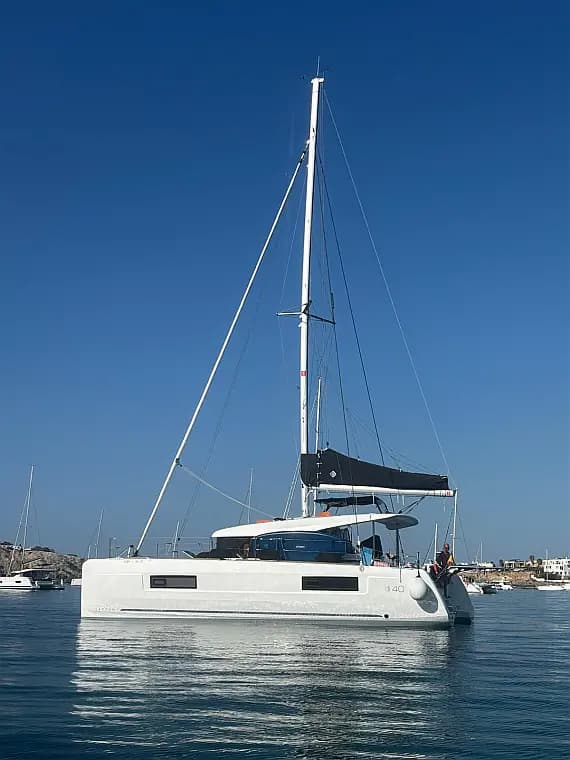 Lagoon 40 in Ibiza / Santa Eulària des Riu / Marina Santa Eulalia - image 1