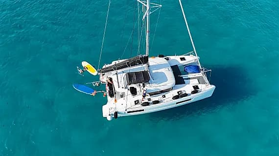 Lagoon 40 in Ibiza / Santa Eulària des Riu / Marina Santa Eulalia - Photo 2