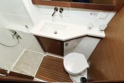 Lagoon 450 in Sukošan / D-Marin Dalmacija Marina thumbnail 17