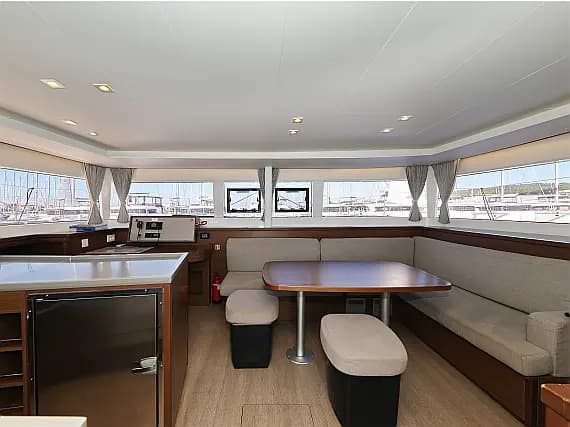 Lagoon 450 in Sukošan / D-Marin Dalmacija Marina - Photo 3