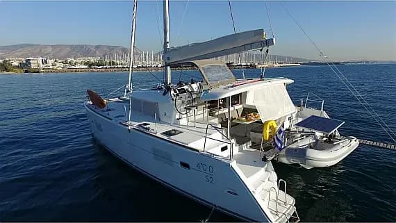 Lagoon 400 S2 in Athens / Alimos Marina - image 1