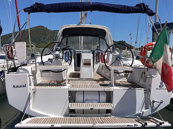 Oceanis 38 in Salerno / Marina d'Arechi - Photo 1