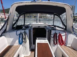Oceanis 38 in Salerno / Marina d'Arechi thumbnail 5